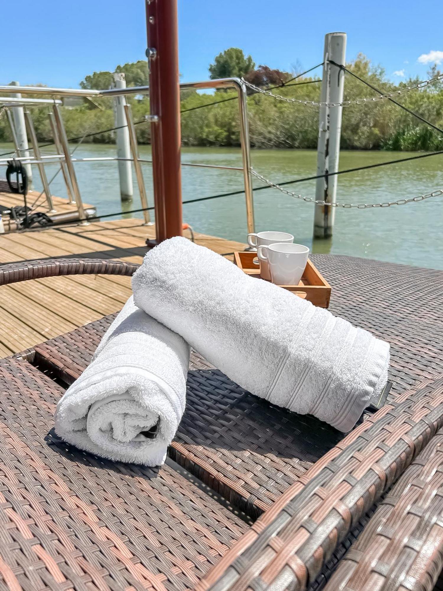Отель Sejour Unique Sur Un Bateau "Marius" Вовер Экстерьер фото